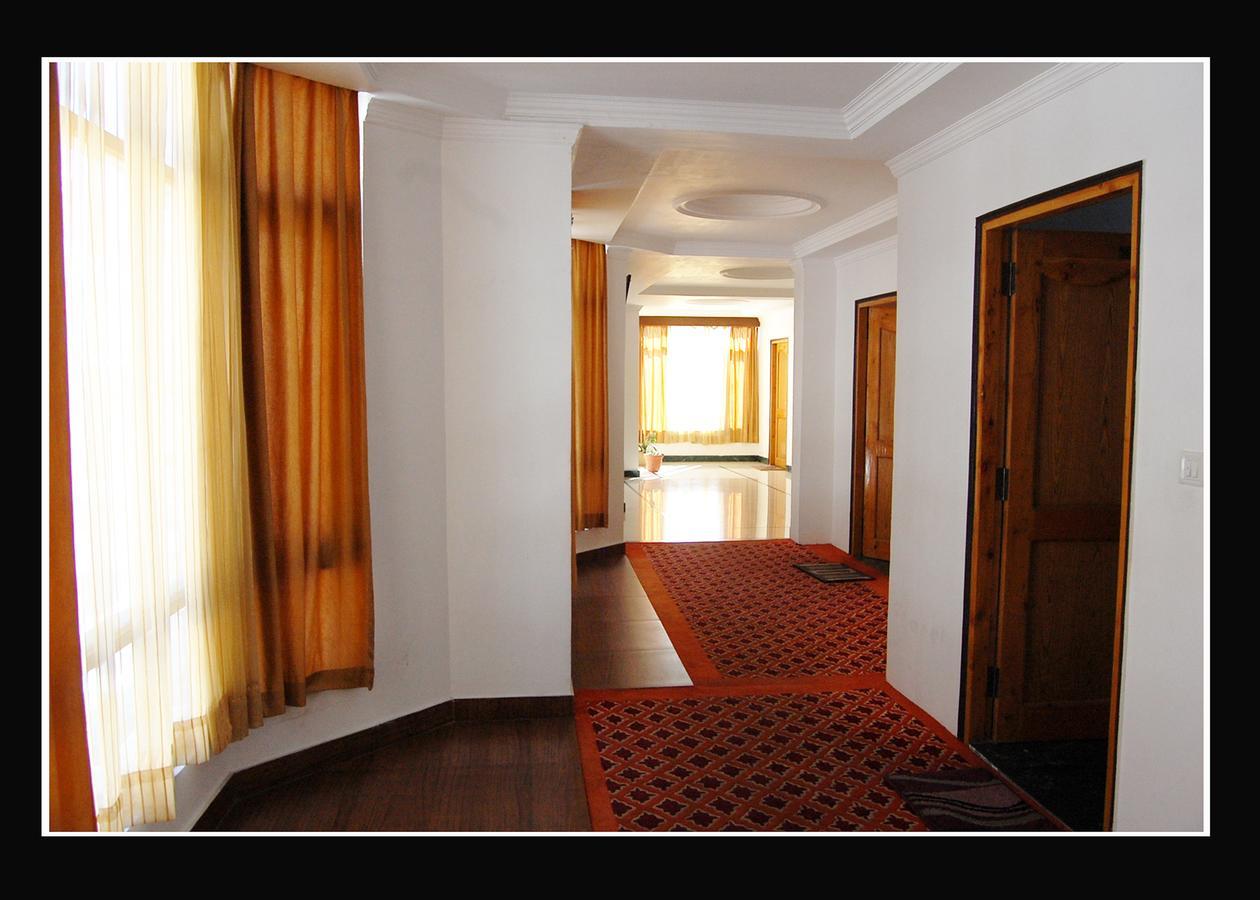 מלון מנאלי Lords Residency מראה חיצוני תמונה